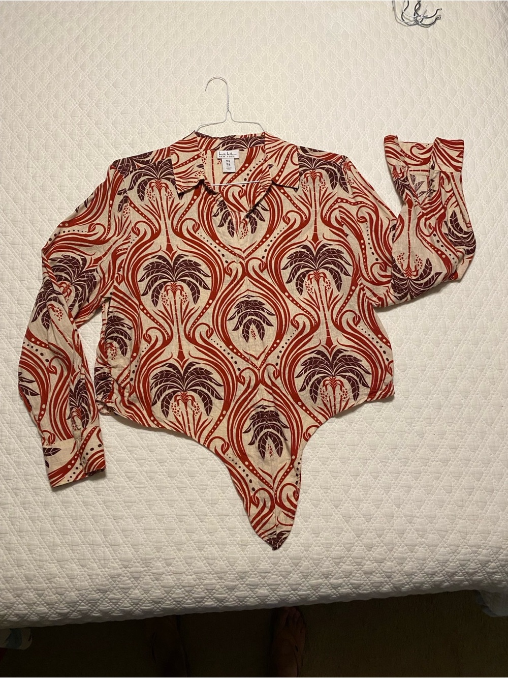 Nicole Miller Cream Button-Front tie Shirt with Red and Maroon Print